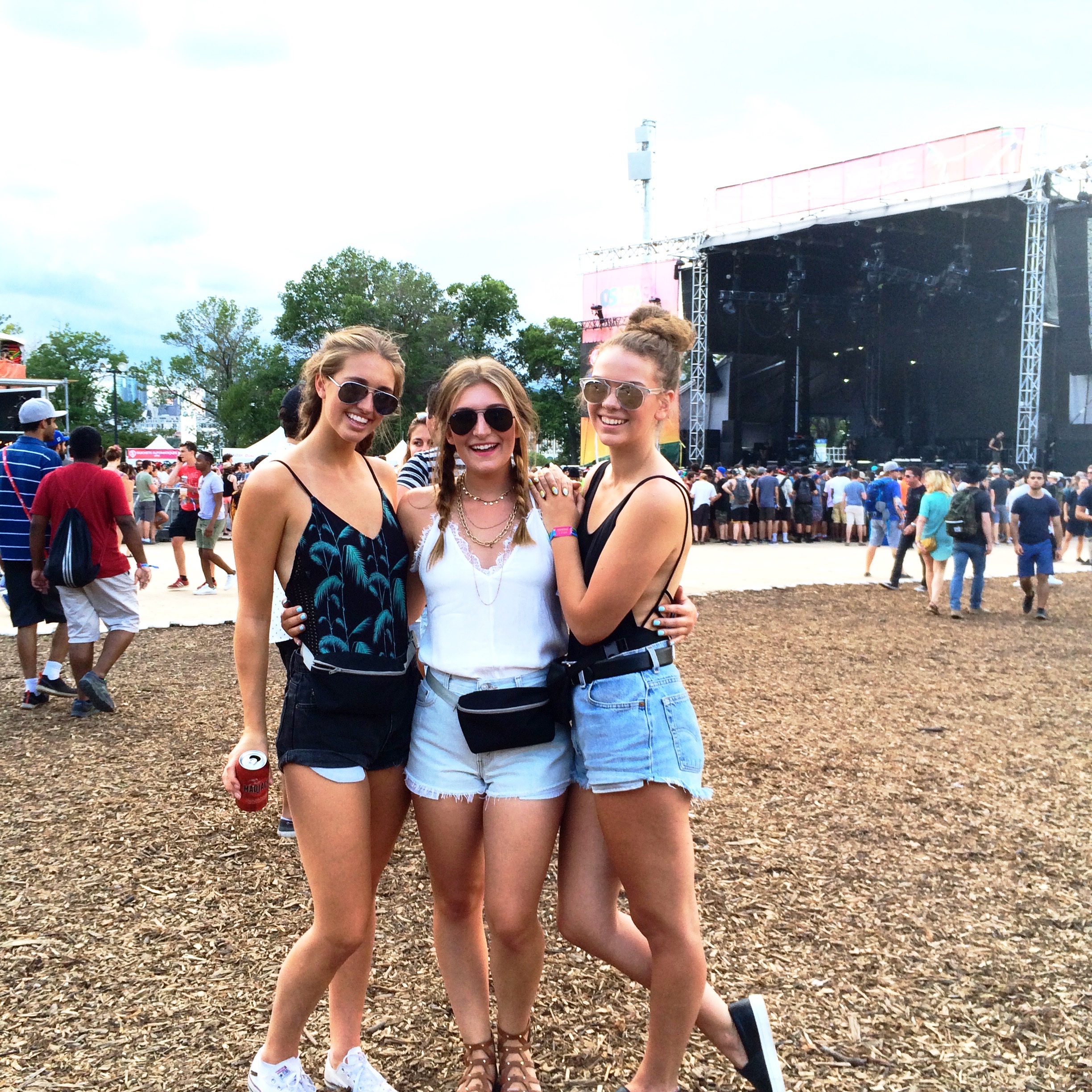 three girls at Osheaga music festival