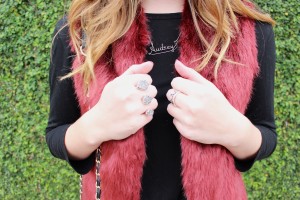 details of kendra scott and jewelry