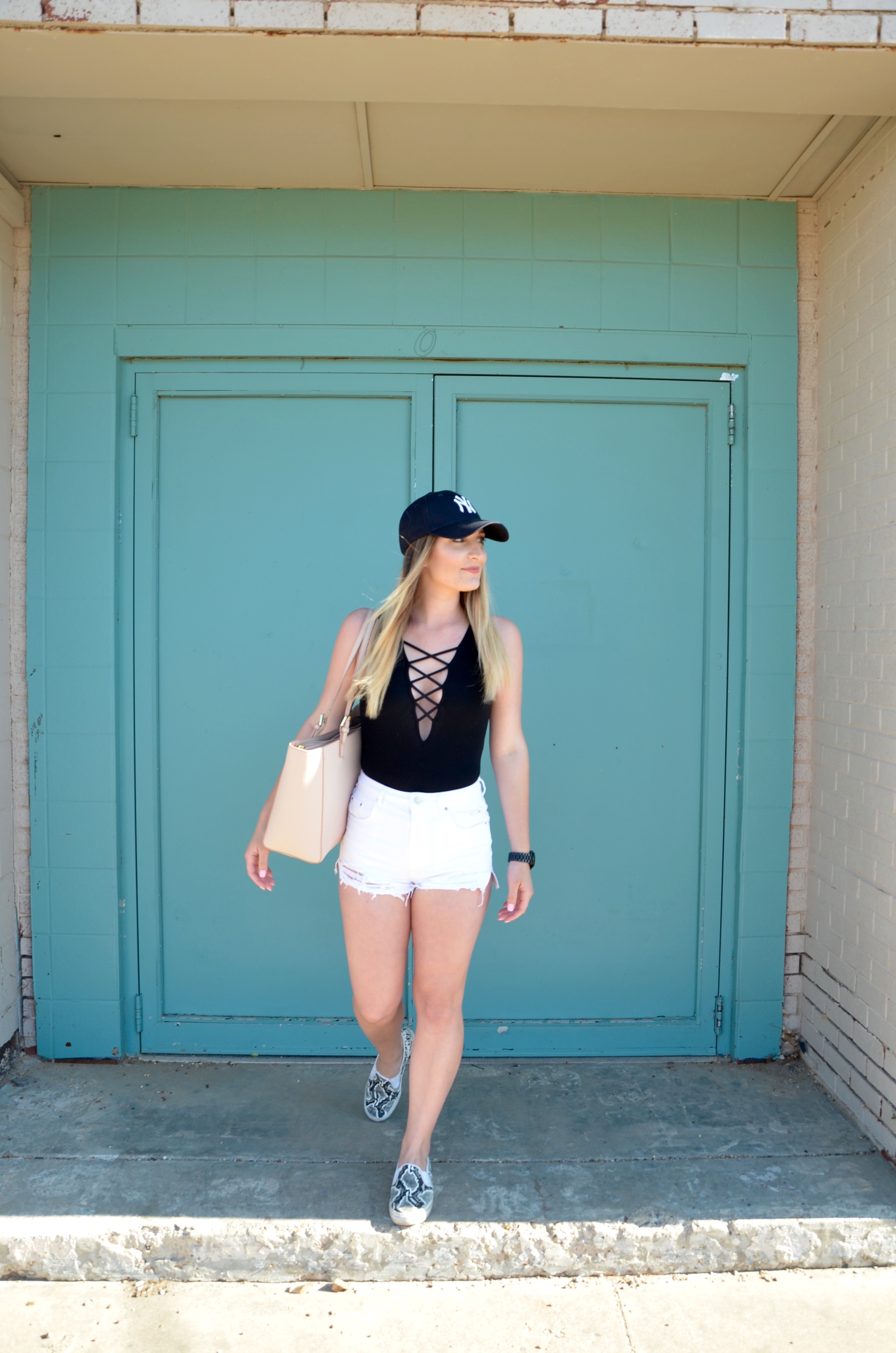travel outfit for on the go - Travel Outfit Of The Day by popular Texas style blogger Audrey Madison Stowe
