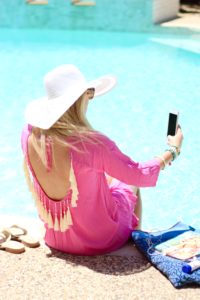 snap chatting away in the summer | Audrey Madison Stowe Blog