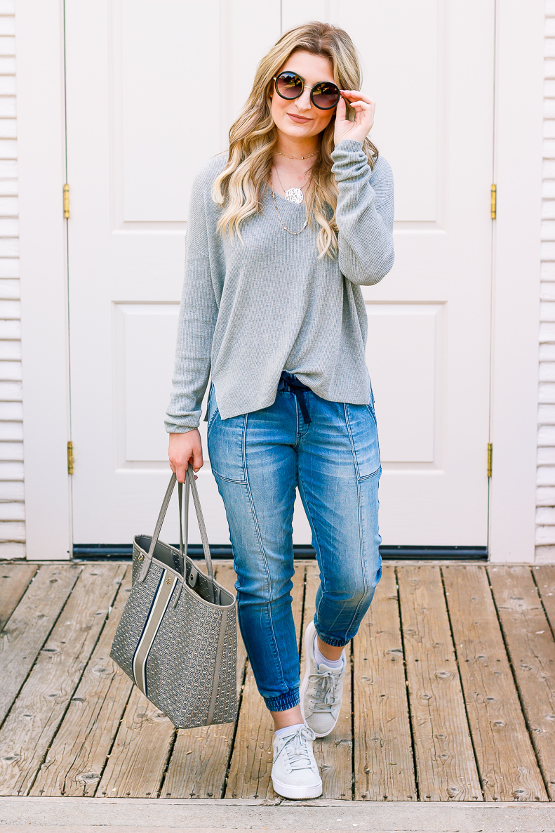 Go-to Relaxed outfit with DENIZEN from Levi's Jeans | Jean Joggers | Audrey Madison Stowe a fashion and lifestyle blogger - Denizen Jeans styled by popular Texas fashion blogger, Audrey Madison Stowe