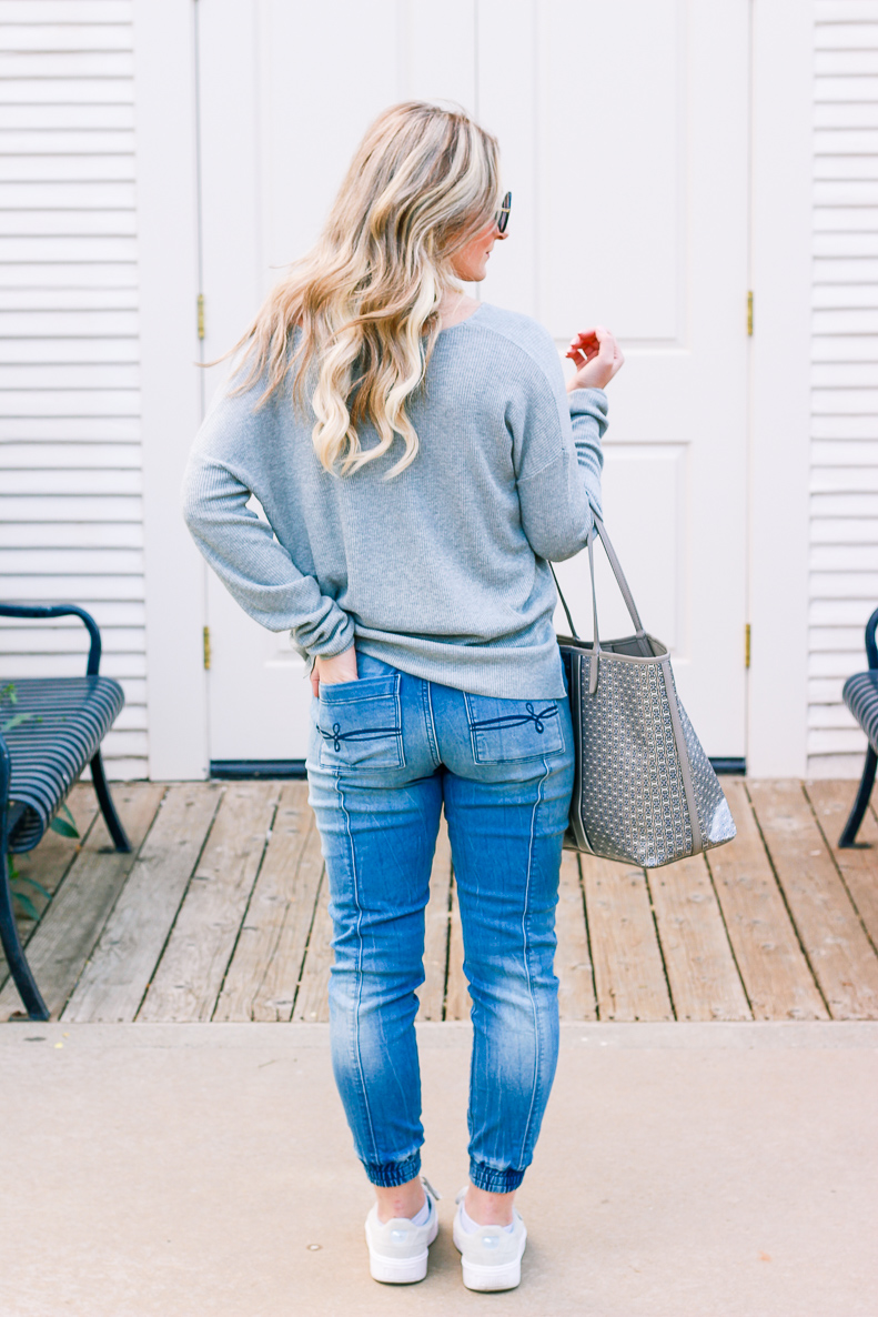 Go-to Relaxed outfit with DENIZEN from Levi's Jeans | Jean Joggers | Audrey Madison Stowe a fashion and lifestyle blogger - Denizen Jeans styled by popular Texas fashion blogger, Audrey Madison Stowe