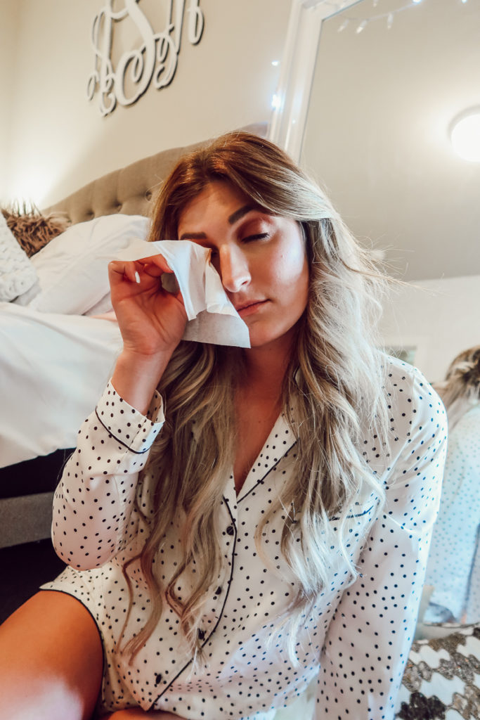 Removing makeup Just got easier with Neutrogena | Audrey Madison Stowe a fashion and lifestyle blogger - Makeup Remover Wipes by Texas beauty blogger Audrey Madison Stowe
