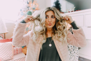Quick Holiday Hairstyles | Christmas Hairstyles | Audrey Madison Stowe a fashion and lifestyle blogger
