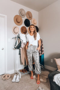 10 Ways To Style A White Tee This Fall | Audrey Madison Stowe a fashion and lifestyle blogger in Texas