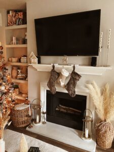 Neutral Holiday Home Decor | Living Room Christmas Decor | Audrey Stowe