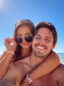 Husband and Wife at the beach | Couple pictures