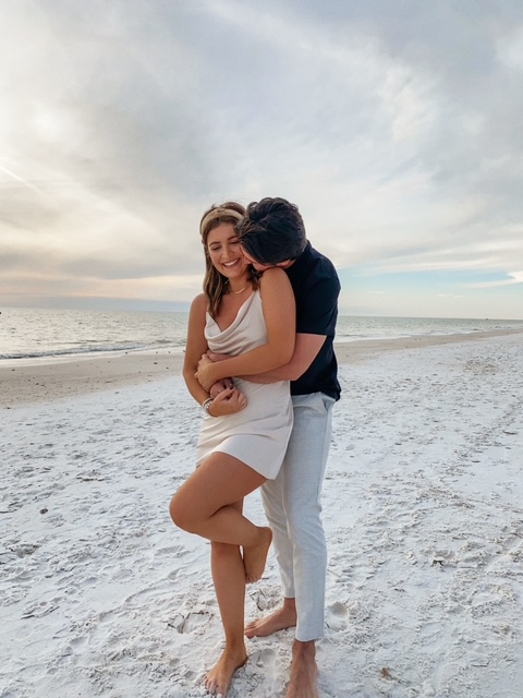 Husband and Wife at the beach | Couple pictures and poses