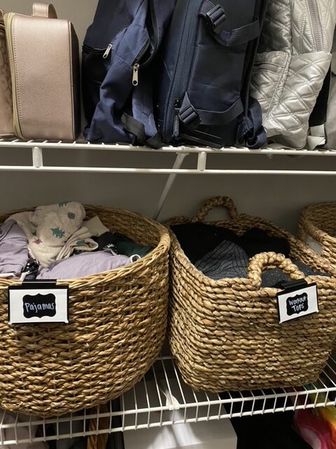 closet organization | Apartment living | Baskets for clothes